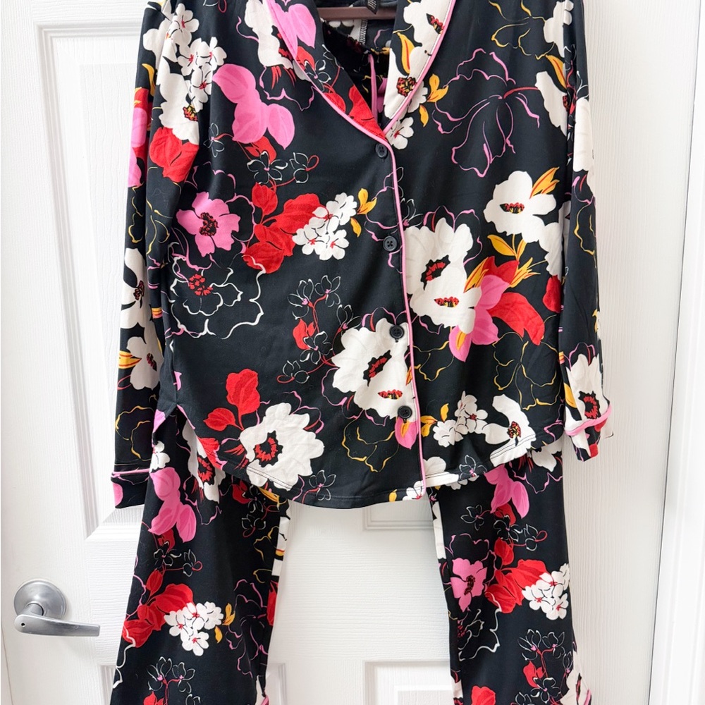 Women's Black Floral Pajama Set